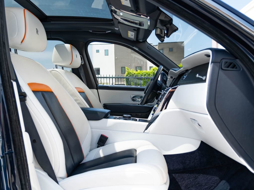 Certified 2019 Rolls-Royce Cullinan AWD/4WD image 35