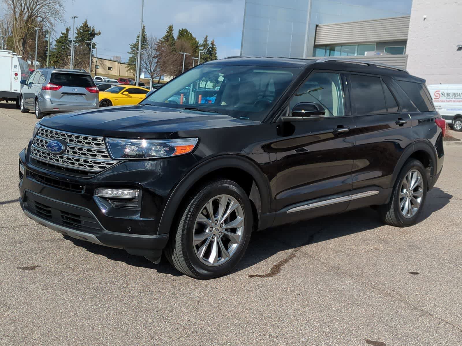 Certified 2023 Ford Explorer Limited w/ Equipment Group 301A AWD/4WD image 4