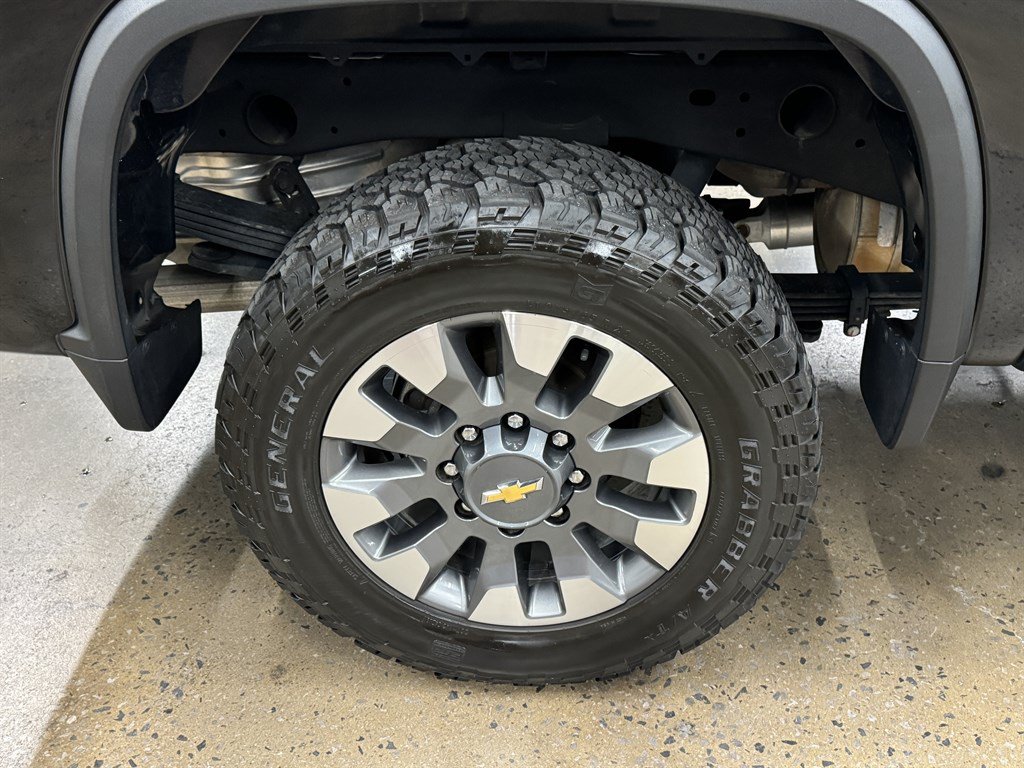 Used 2024 Chevrolet Silverado 2500 Custom w/ Custom Value Package AWD/4WD image 18