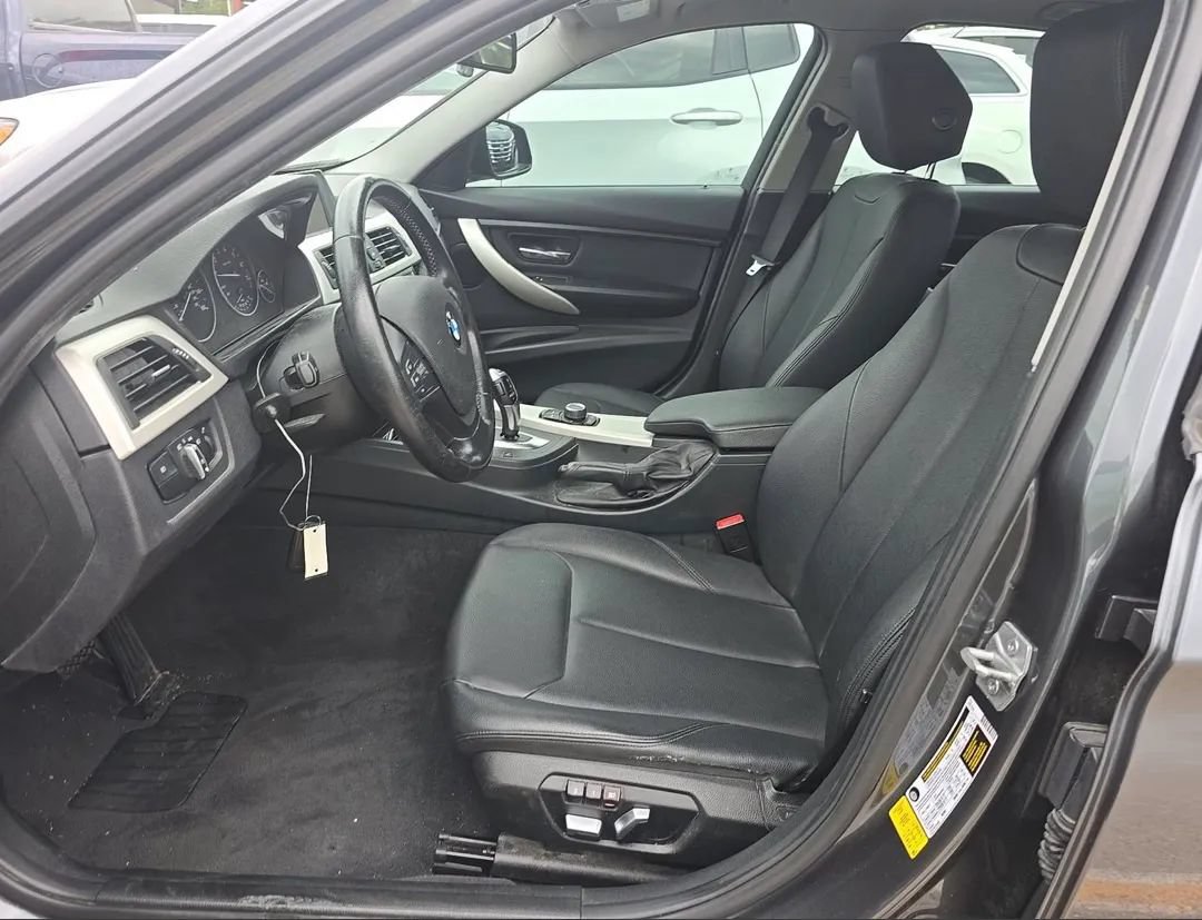 Used 2016 BMW 320i Sedan RWD image 7