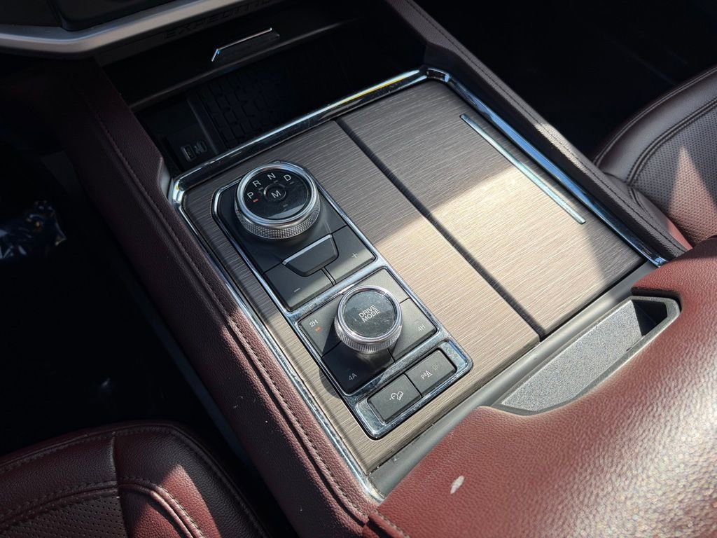 Used 2024 Ford Expedition Limited image 37