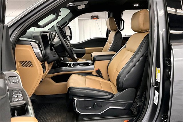 Used 2024 Ford F250 Lariat w/ Black Appearance Package image 20