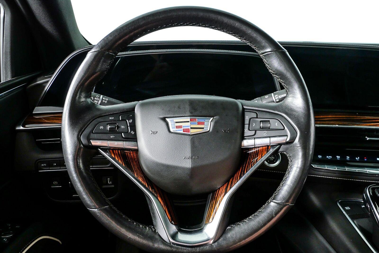 Used 2021 Cadillac Escalade Premium Luxury AWD/4WD image 10