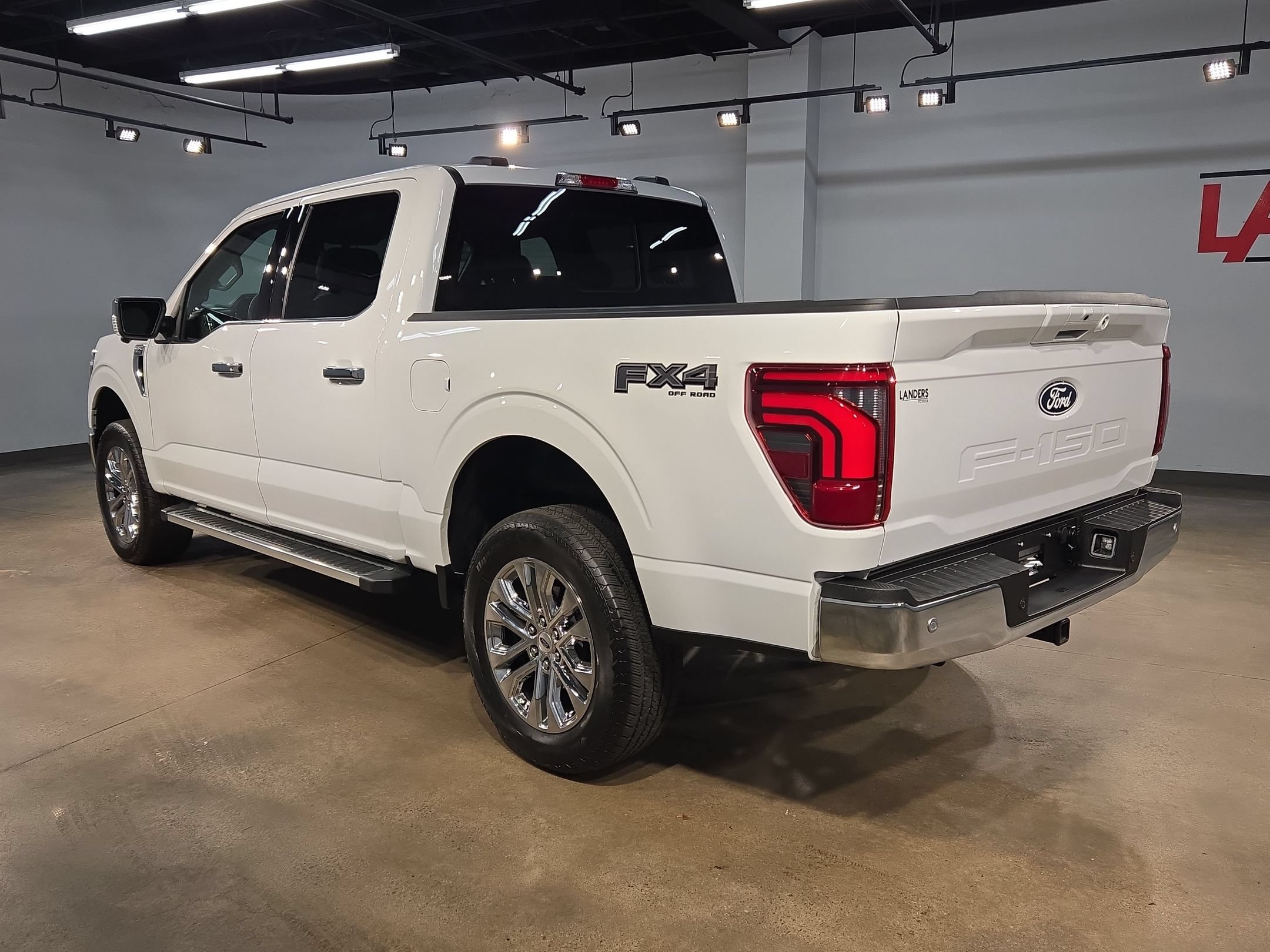 Used 2025 Ford F150 Lariat w/ Equipment Group 501A Mid AWD/4WD image 5