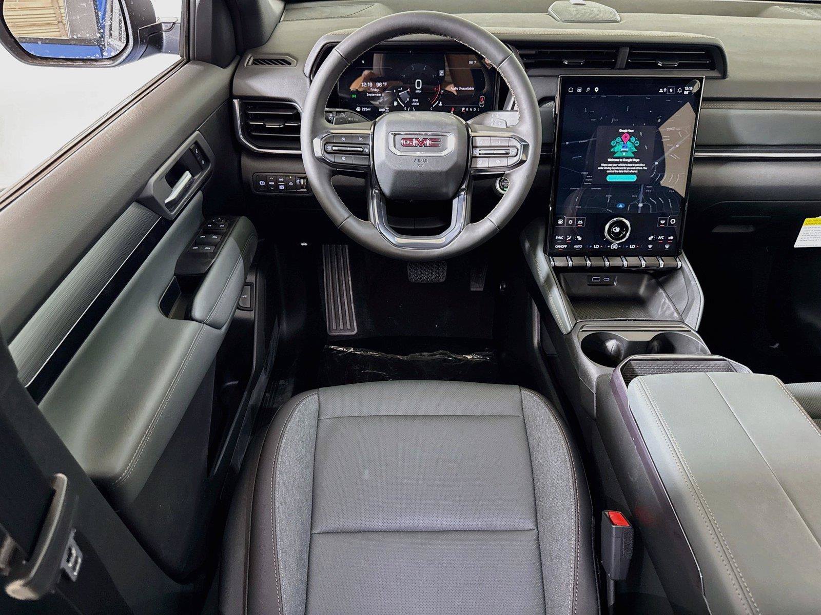 New 2027 GMC Terrain AT4 w/ Technology Package II AWD/4WD image 15