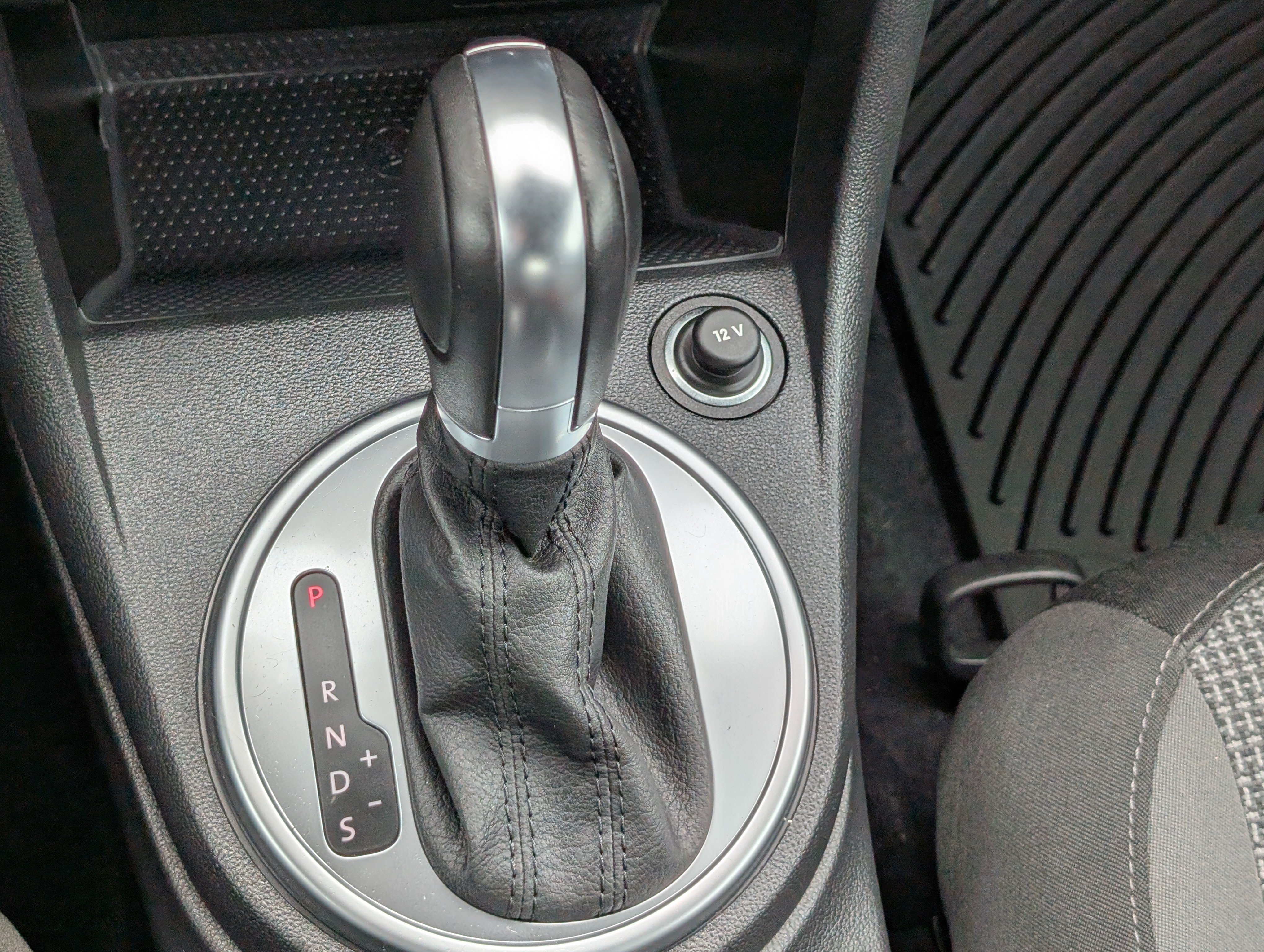 Used 2019 Volkswagen Beetle 2.0T S FWD image 21