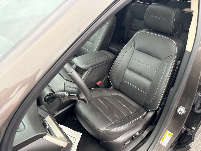 Certified 2019 GMC Acadia Denali w/ Technology Package AWD/4WD image 20