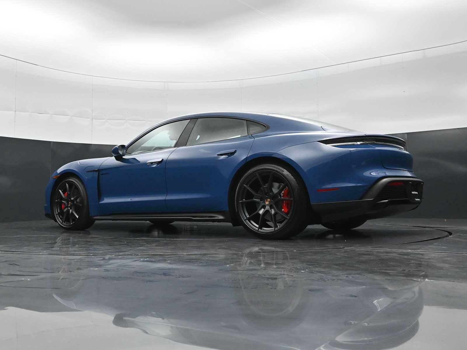 New 2026 Porsche Taycan GTS AWD/4WD image 39