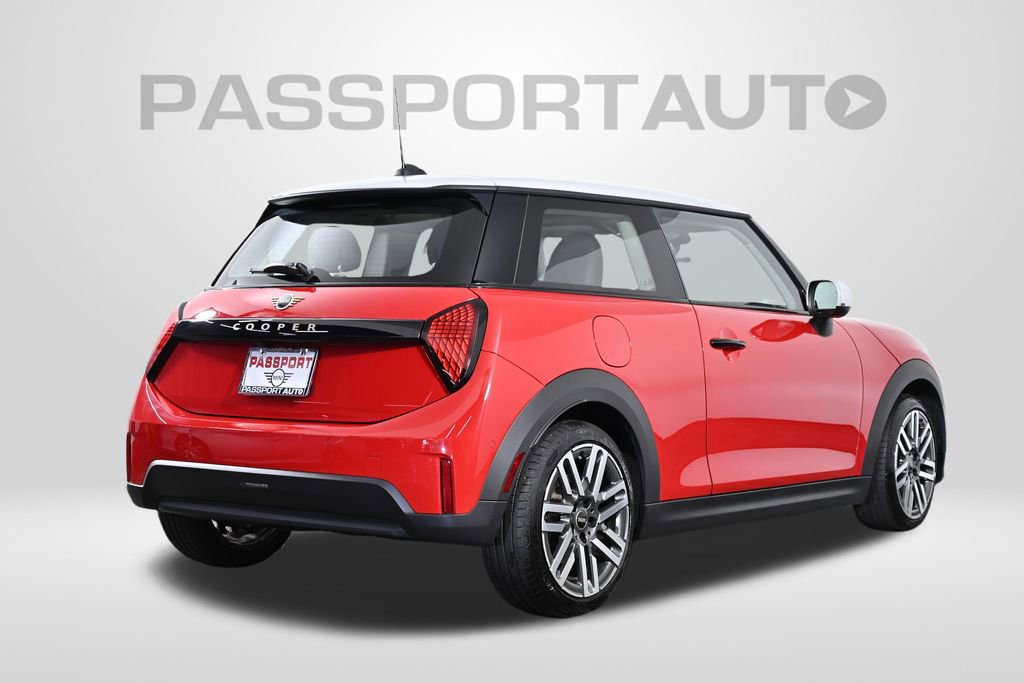 Certified 2025 MINI Cooper 2-Door Hardtop image 9