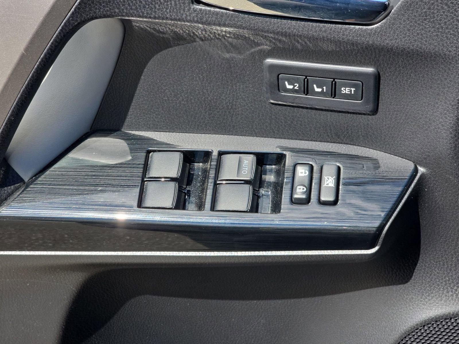 Used 2017 Toyota RAV4 Limited w/ Carpet Mat Package AWD/4WD image 33