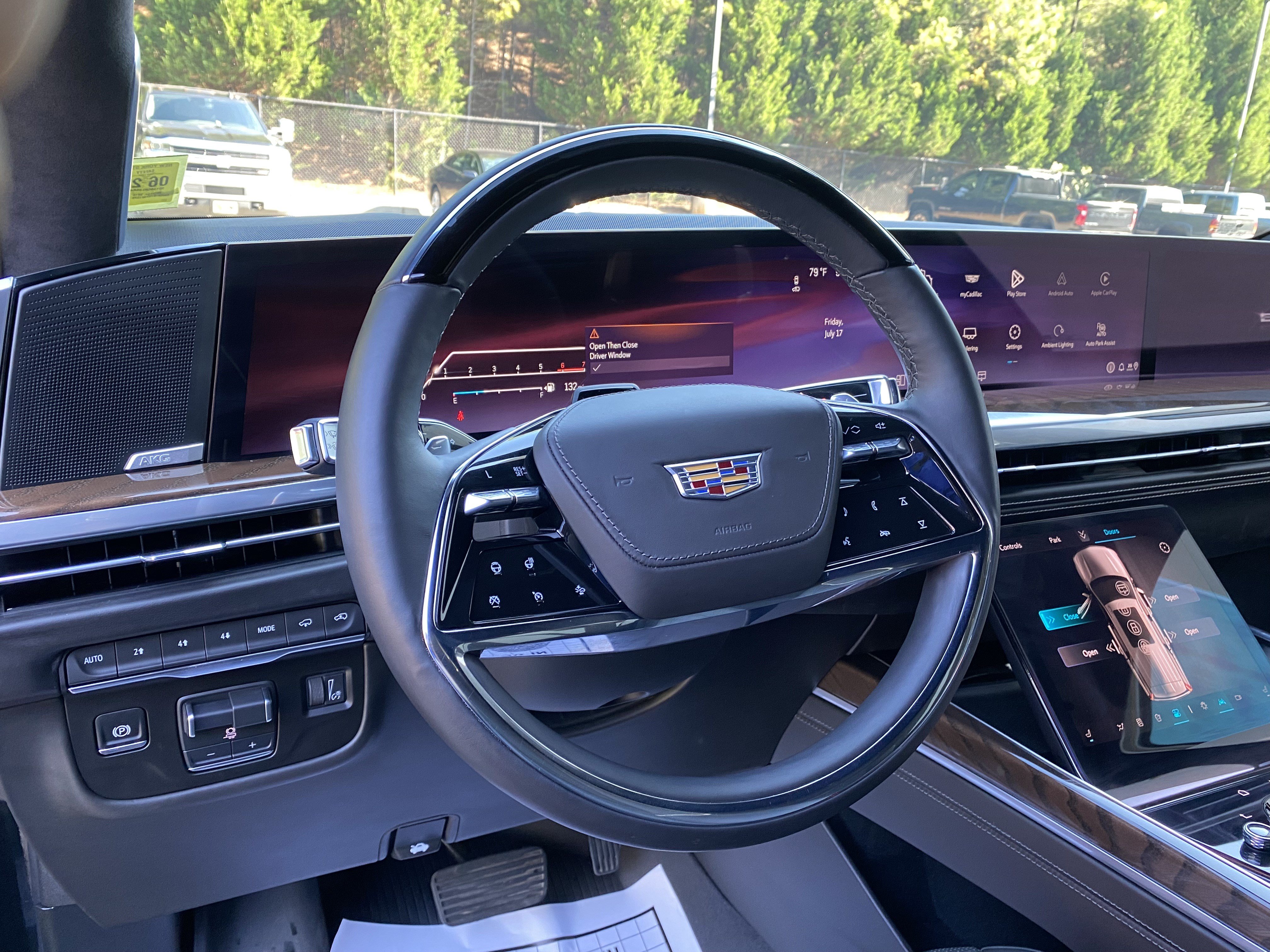 Used 2025 Cadillac Escalade Sport Platinum w/ LPO, Floor Liner Package AWD/4WD image 17