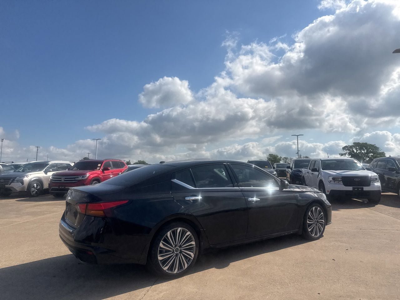Used 2023 Nissan Altima 2.5 SL FWD image 21