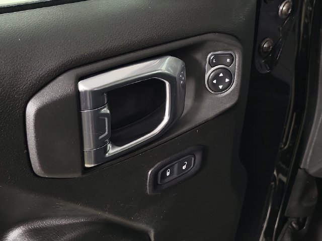 Used 2026 Jeep Wrangler Unlimited Rubicon AWD/4WD image 18