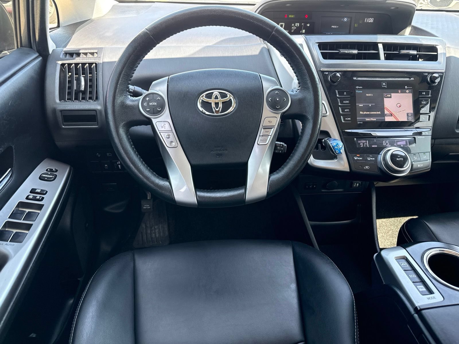Used 2017 Toyota Prius V Five w/ Advanced Technology Package FWD image 18