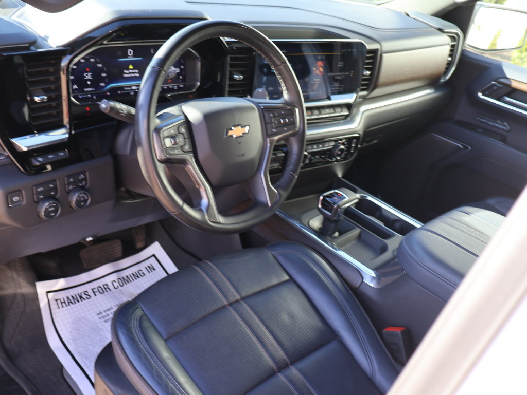 Used 2024 Chevrolet Silverado 1500 High Country w/ High Country Premium Package AWD/4WD image 18