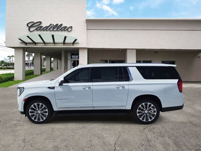 Used 2021 GMC Yukon XL Denali w/ Advanced Technology Package image 2