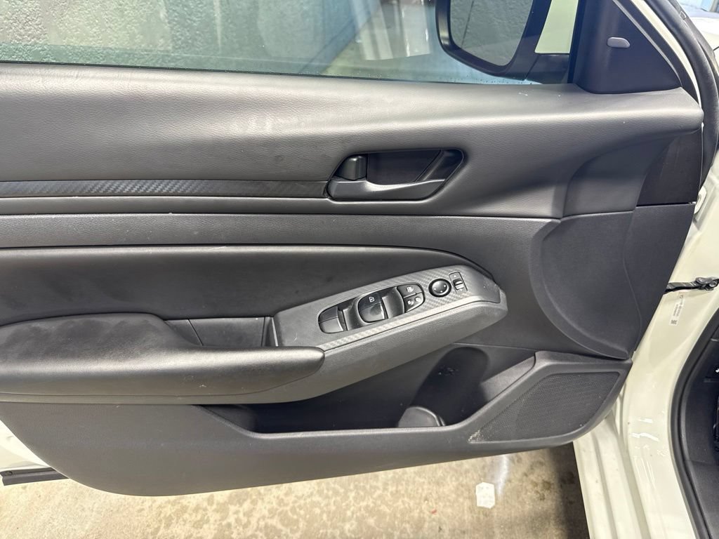 Used 2023 Nissan Altima 2.5 S FWD image 13