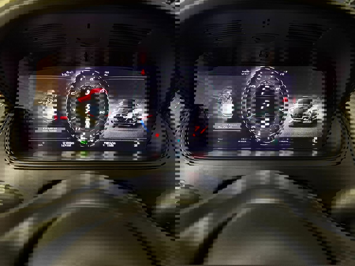 Used 2021 Jaguar F-TYPE R image 19