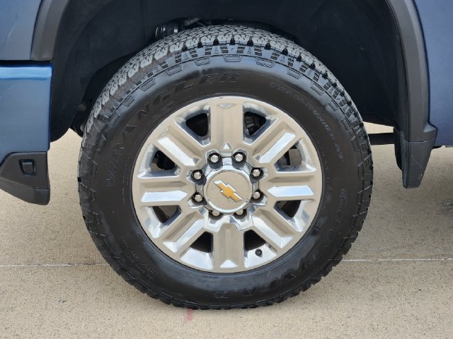 Used 2025 Chevrolet Silverado 2500 High Country w/ Technology Package AWD/4WD image 18