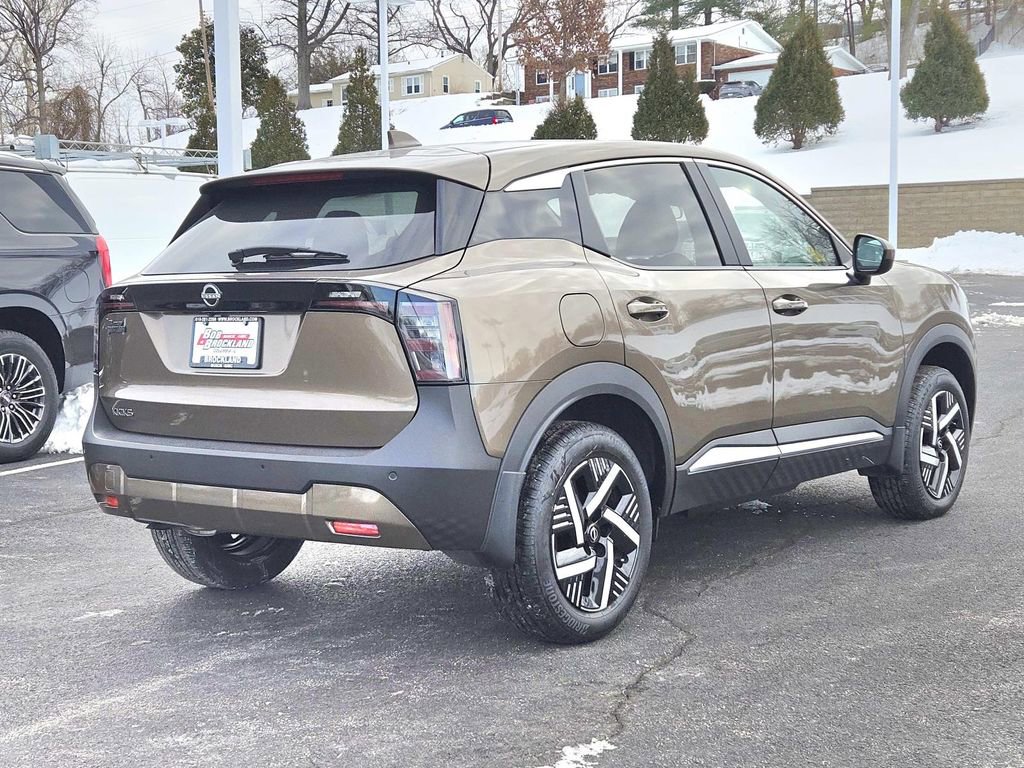 Used 2025 Nissan Kicks SV w/ Charging Package image 3