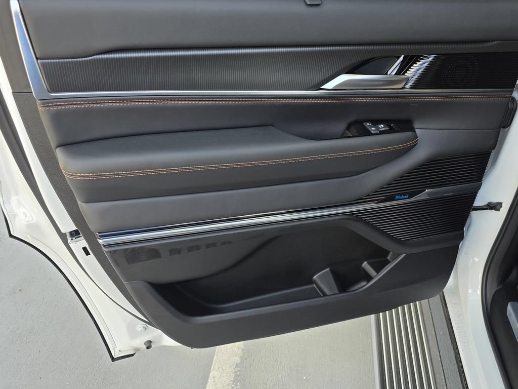New 2026 Jeep Grand Wagoneer Summit AWD/4WD image 55