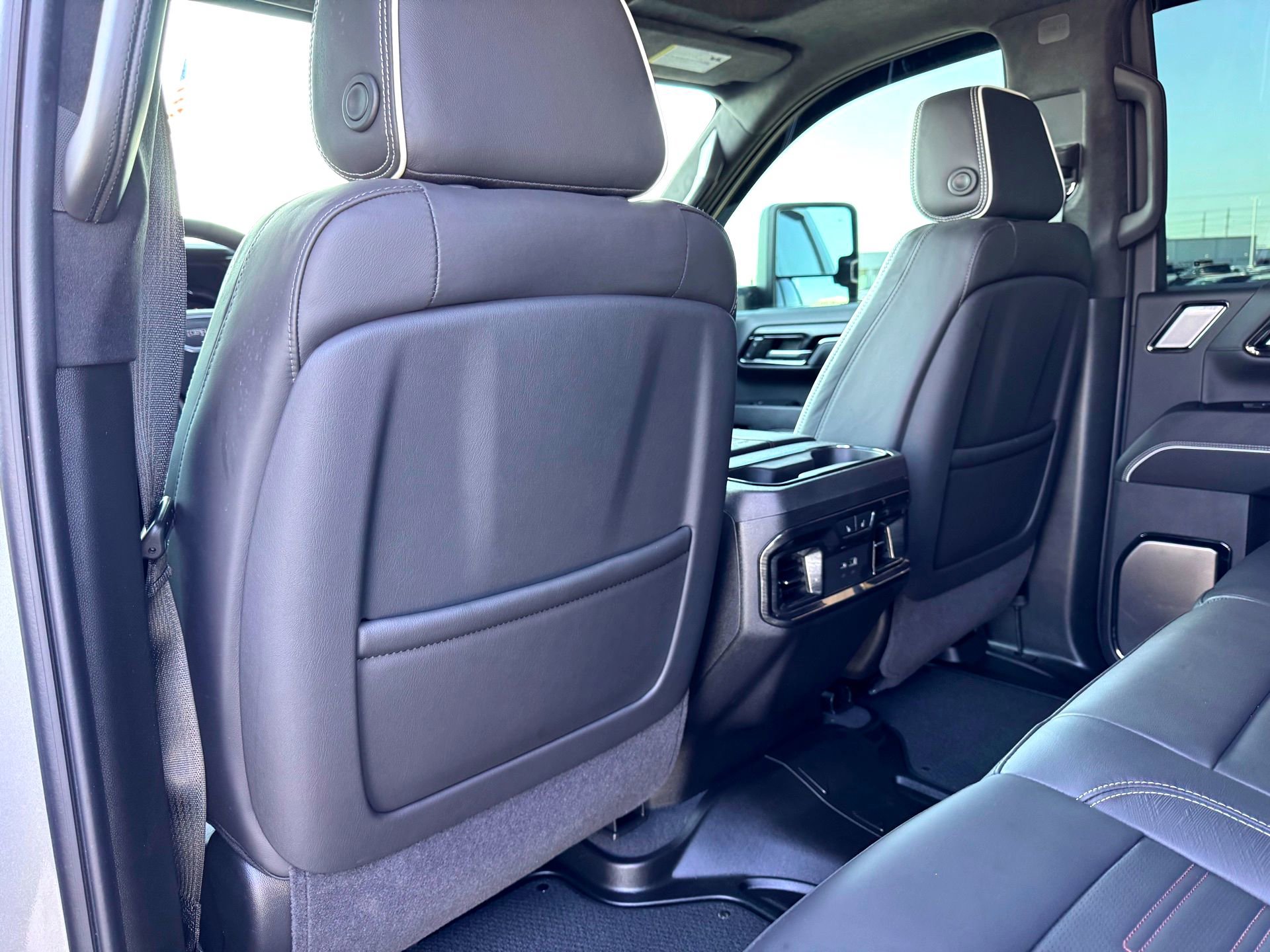 Used 2025 GMC Sierra 2500 AT4X image 22