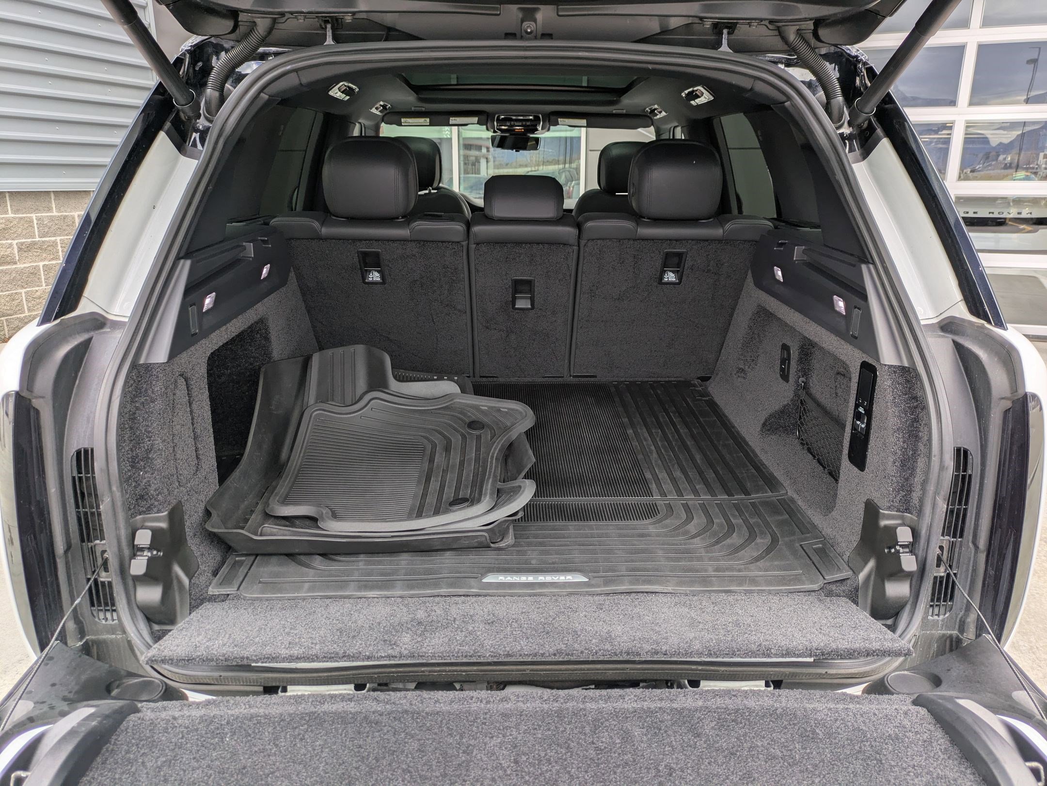 Certified 2023 Land Rover Range Rover SE image 28