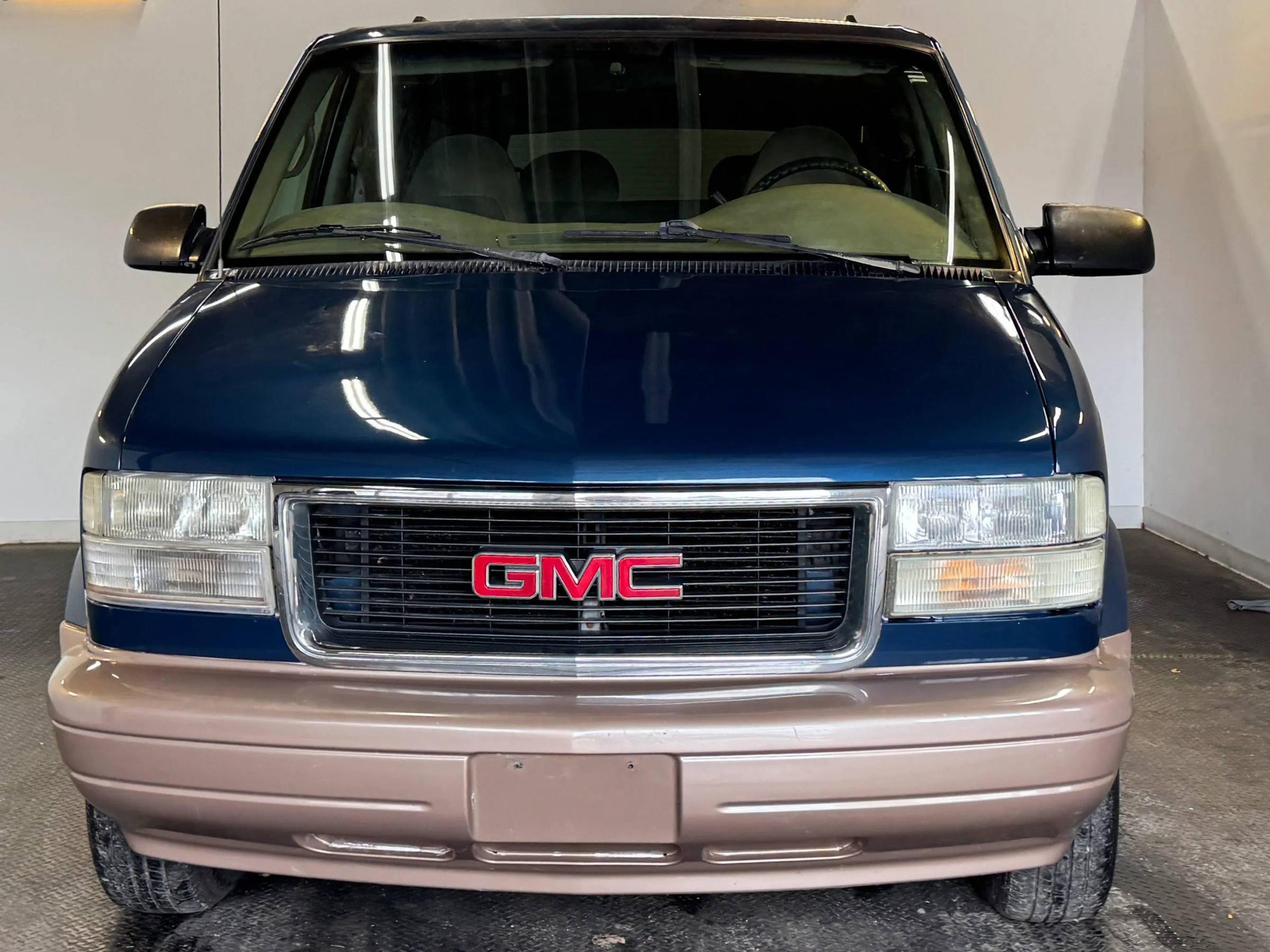 Used 2002 GMC Safari w/ Sle Marketing Option Pkg 2 image 3