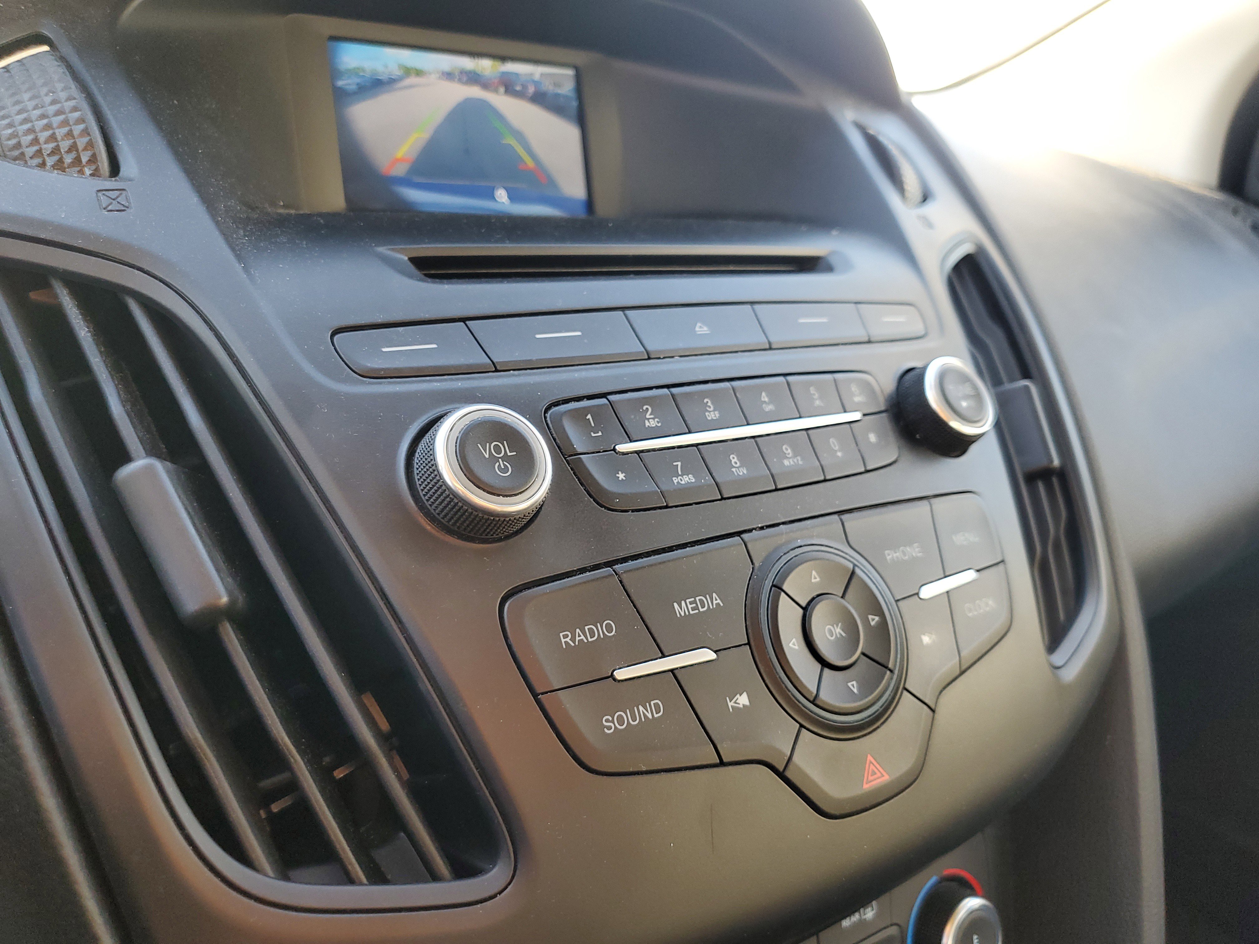 Used 2015 Ford Focus SE image 31