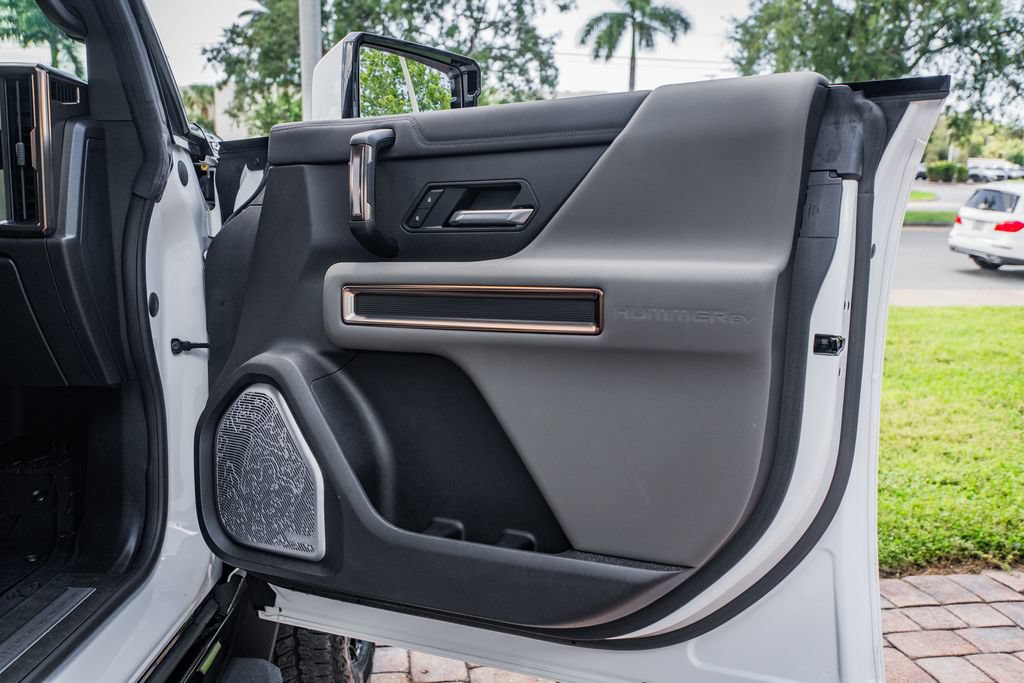 Used 2025 GMC Hummer EV 2X AWD/4WD image 32