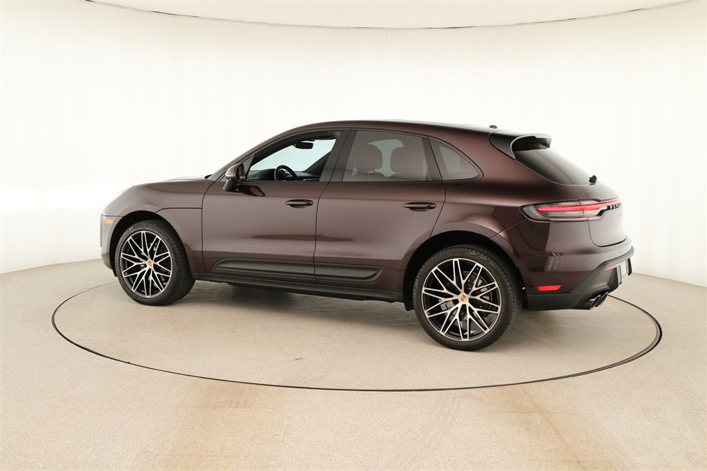 Used 2023 Porsche Macan Turbo image 3