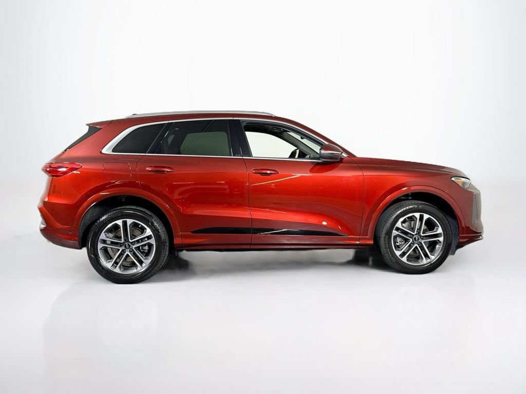 Used 2025 Audi Q5 Premium AWD/4WD image 6
