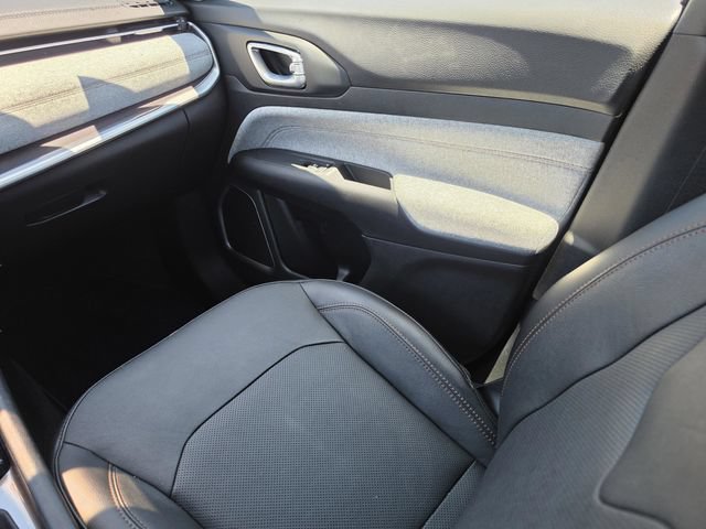 Certified 2023 Jeep Compass Latitude AWD/4WD image 18