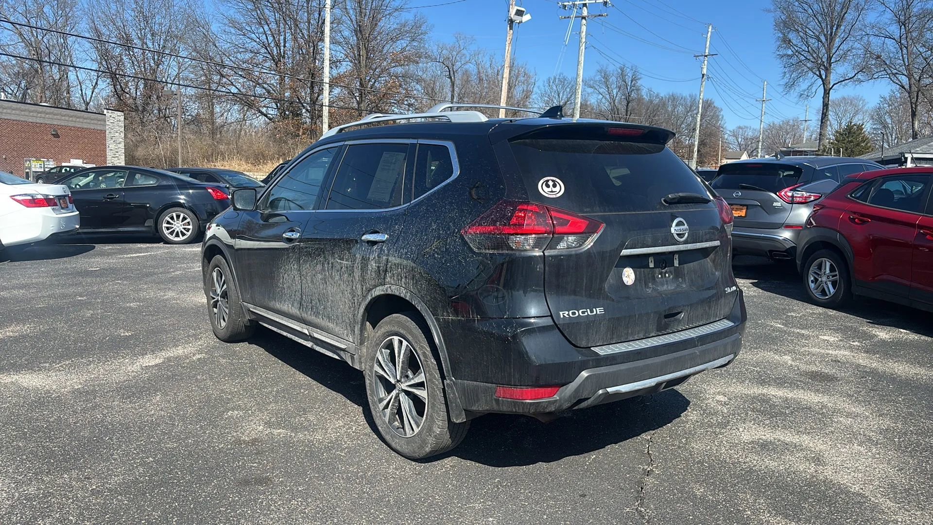 Used 2018 Nissan Rogue SL w/ Premium Package image 3