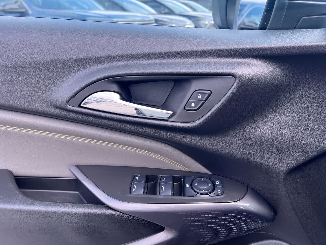 Used 2025 Chevrolet Trax ACTIV FWD image 13