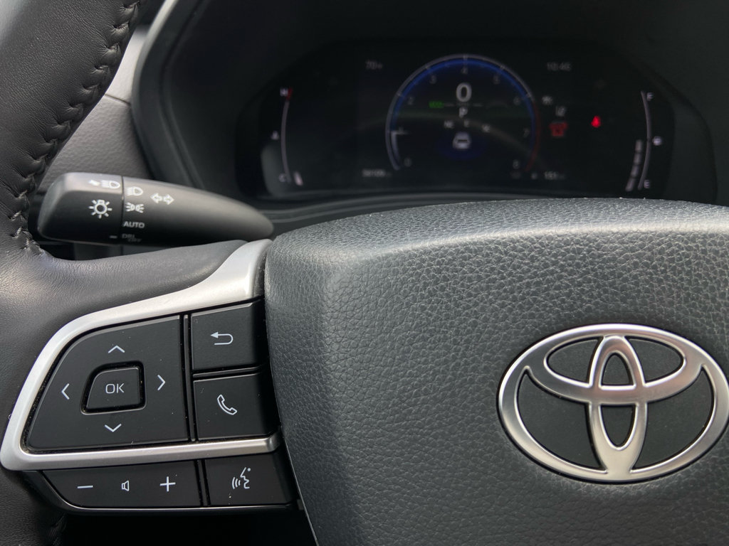 Used 2025 Toyota Grand Highlander AWD image 22