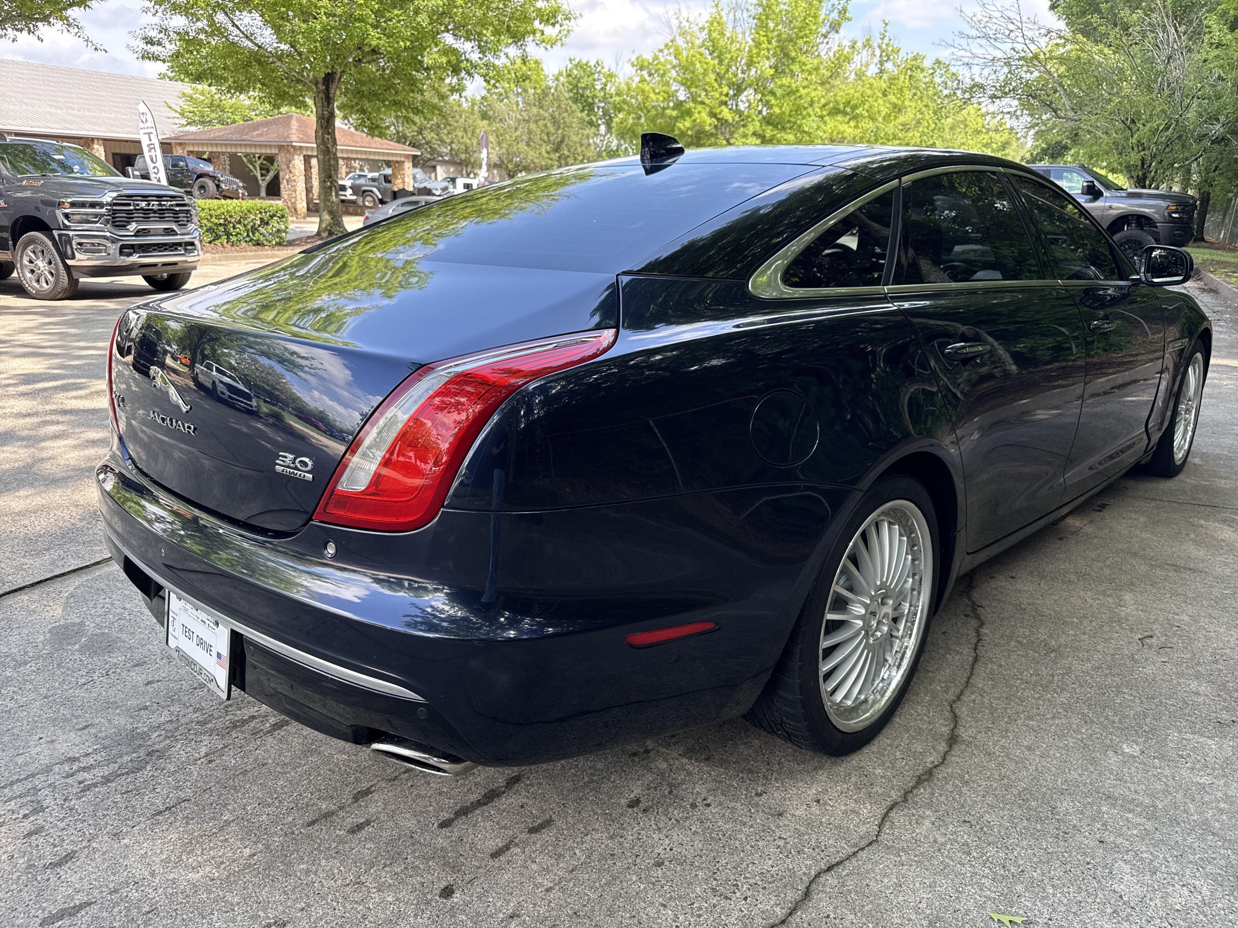 Used 2016 Jaguar XJ L Portfolio AWD/4WD image 7