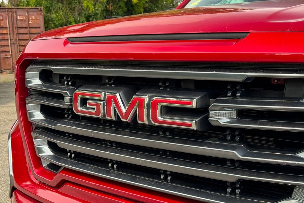 Used 2021 GMC Sierra 1500 AT4 w/ AT4 Preferred Package AWD/4WD image 9