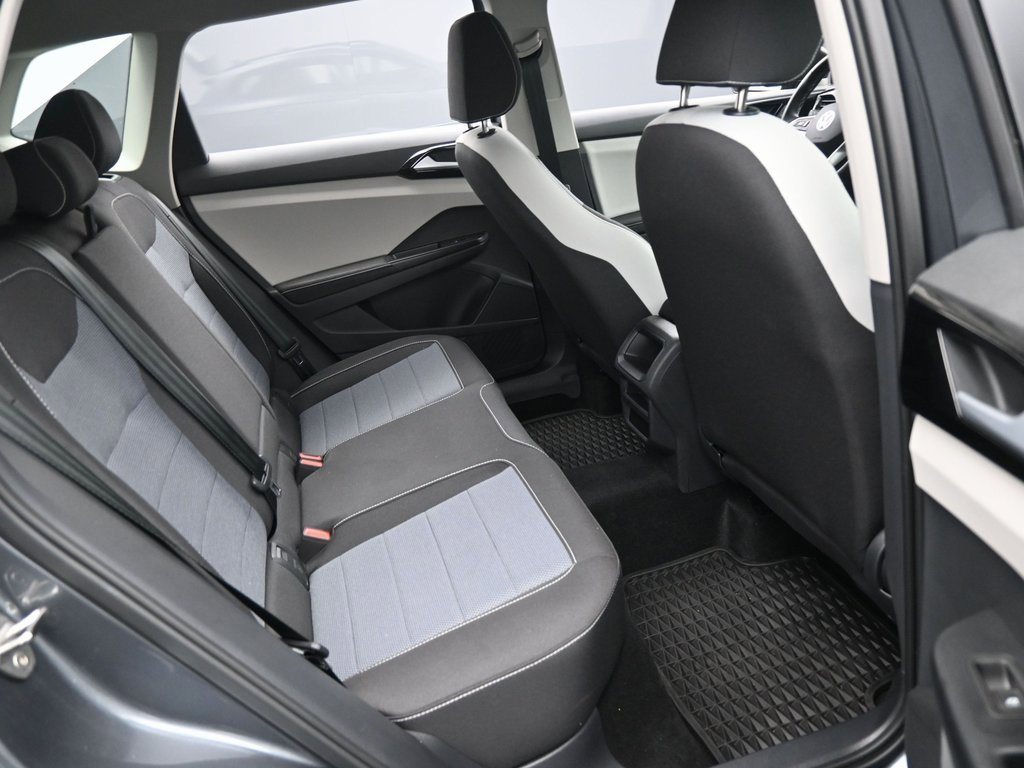 Used 2025 Volkswagen Taos S image 34