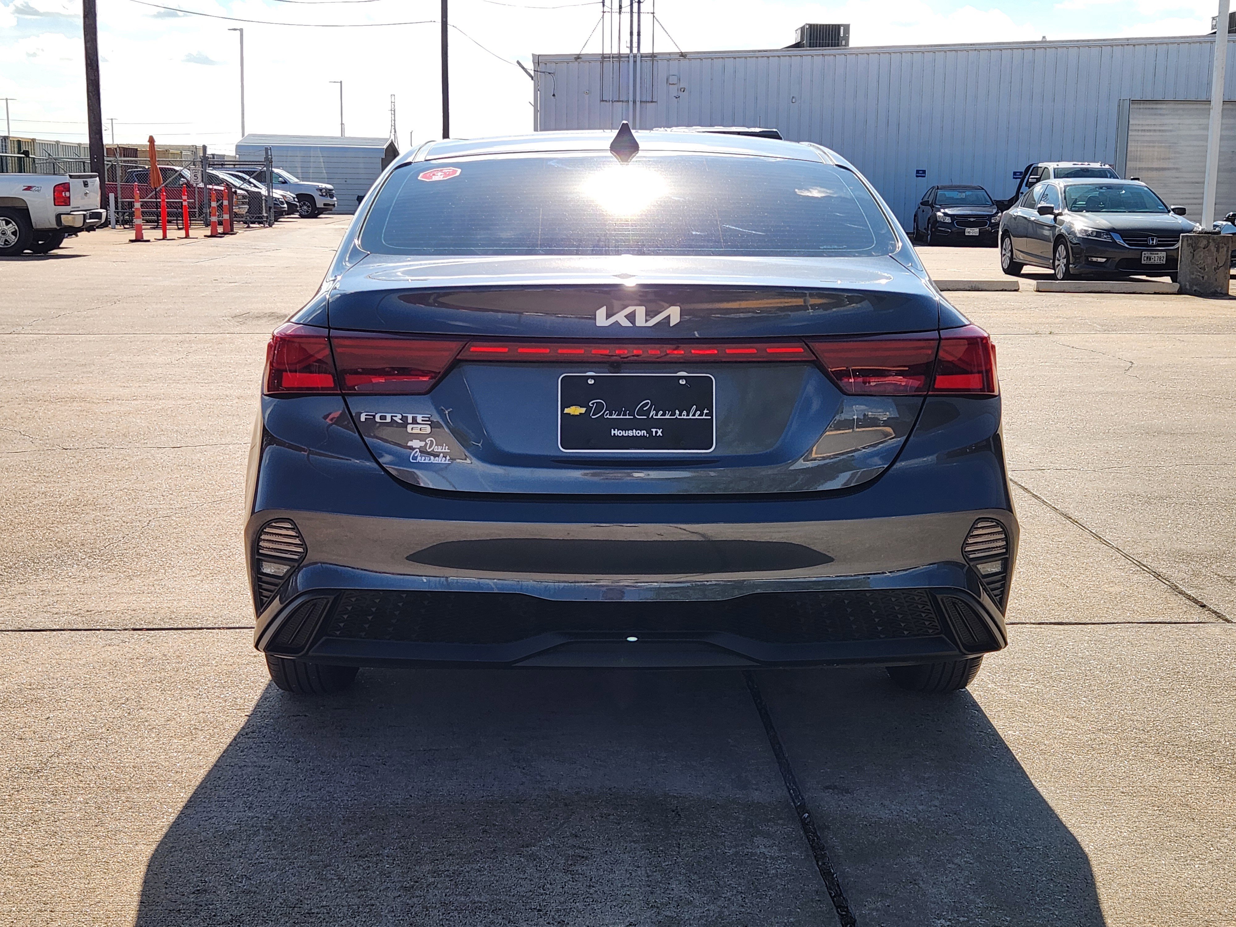 Used 2023 Kia Forte LX image 7