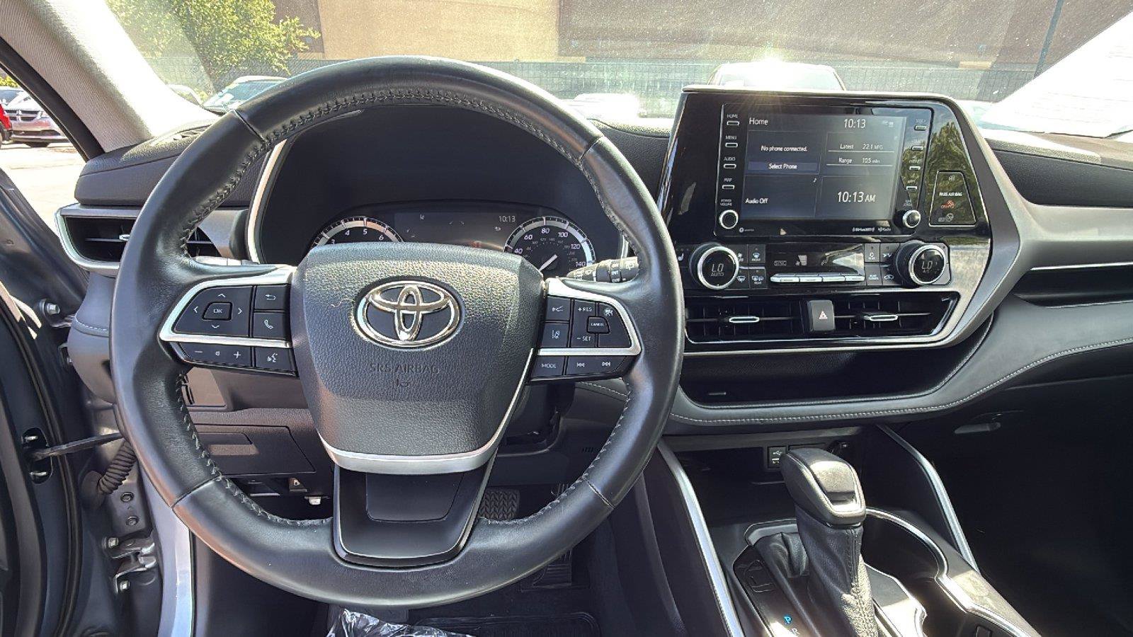 Used 2022 Toyota Highlander XLE FWD image 10