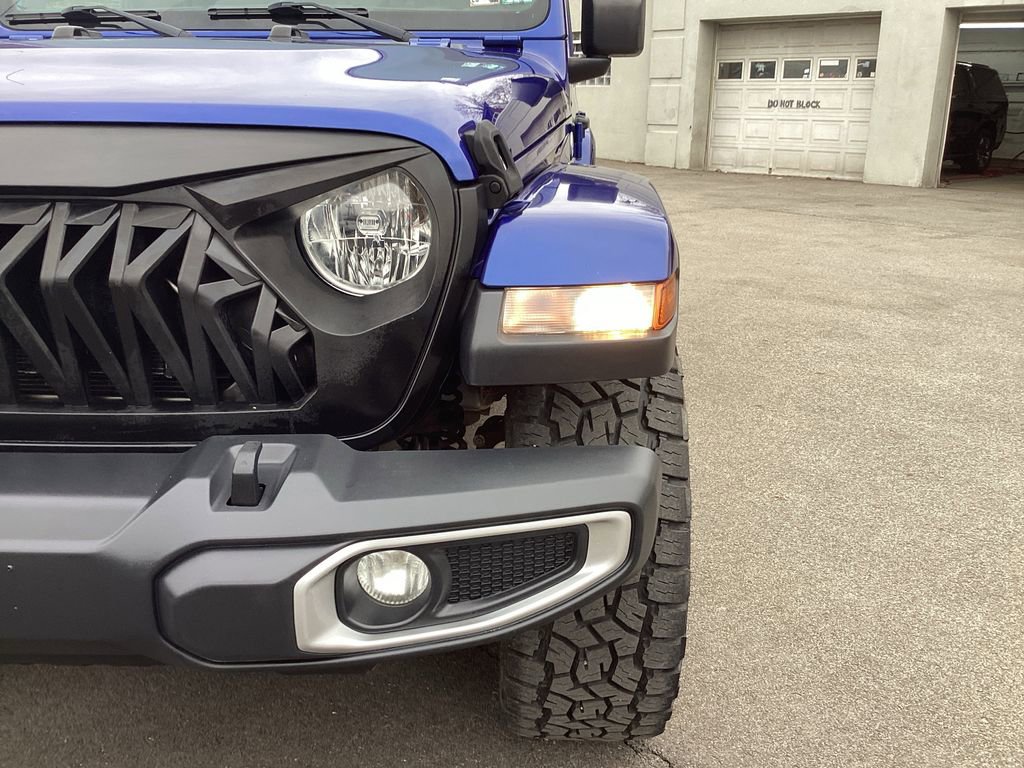 Used 2018 Jeep Wrangler Unlimited Sahara image 30