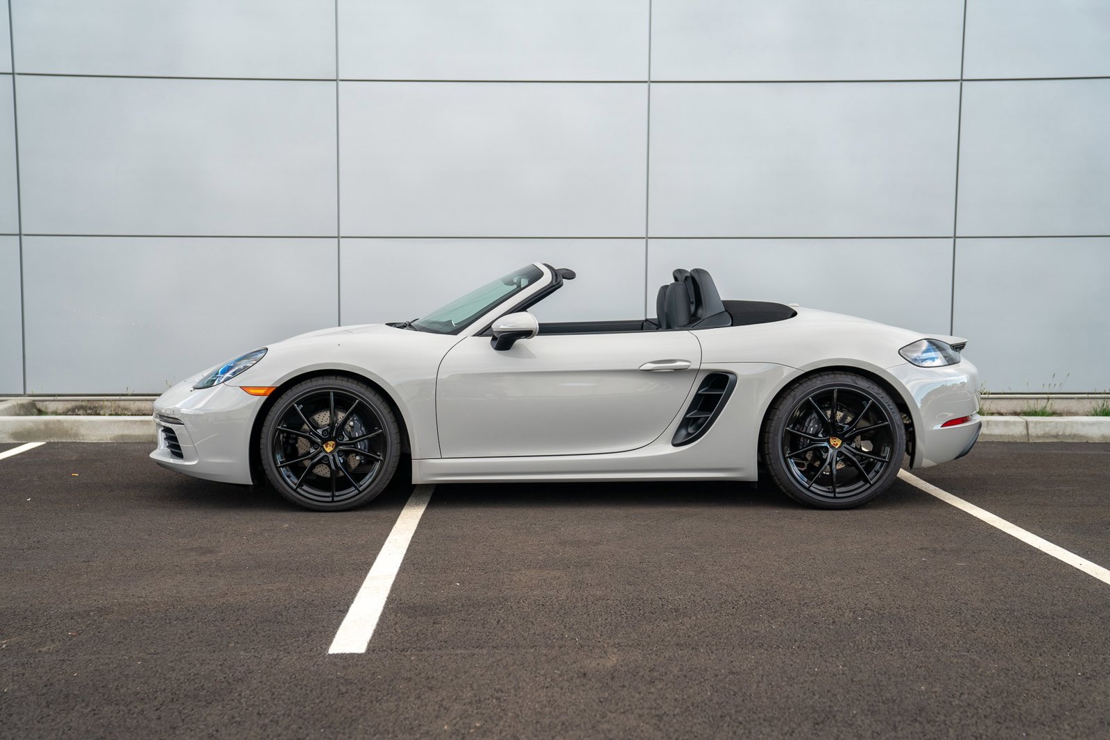 New 2025 Porsche 718 Boxster image 2