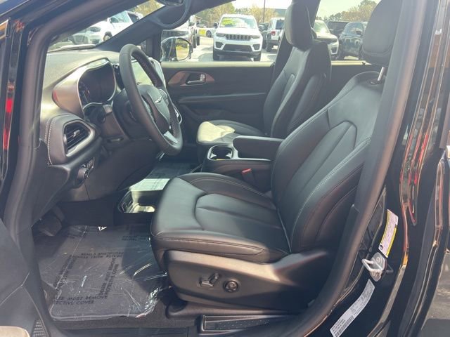New 2026 Chrysler Pacifica Select image 7