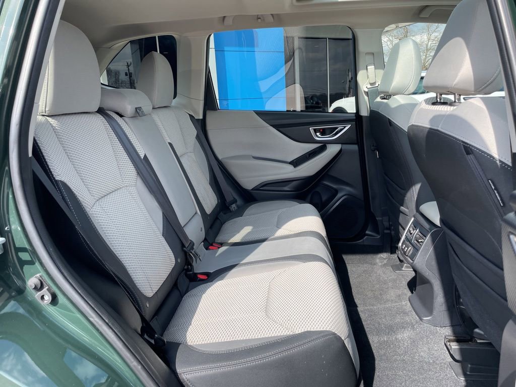 Used 2024 Subaru Forester Premium image 32