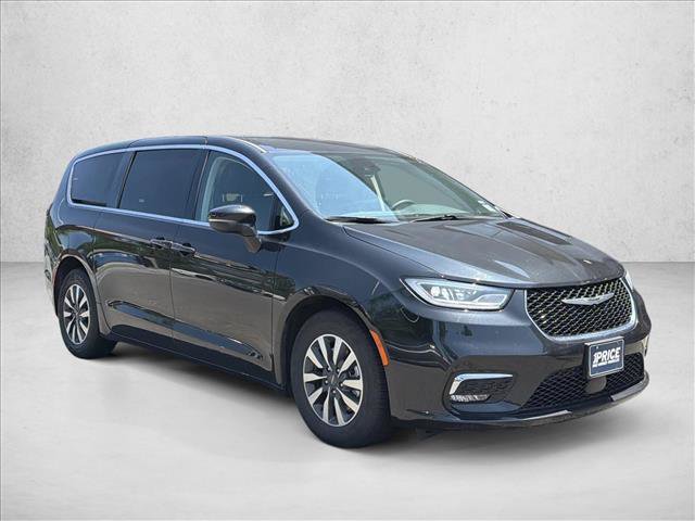 Used 2023 Chrysler Pacifica Touring-L FWD video 3