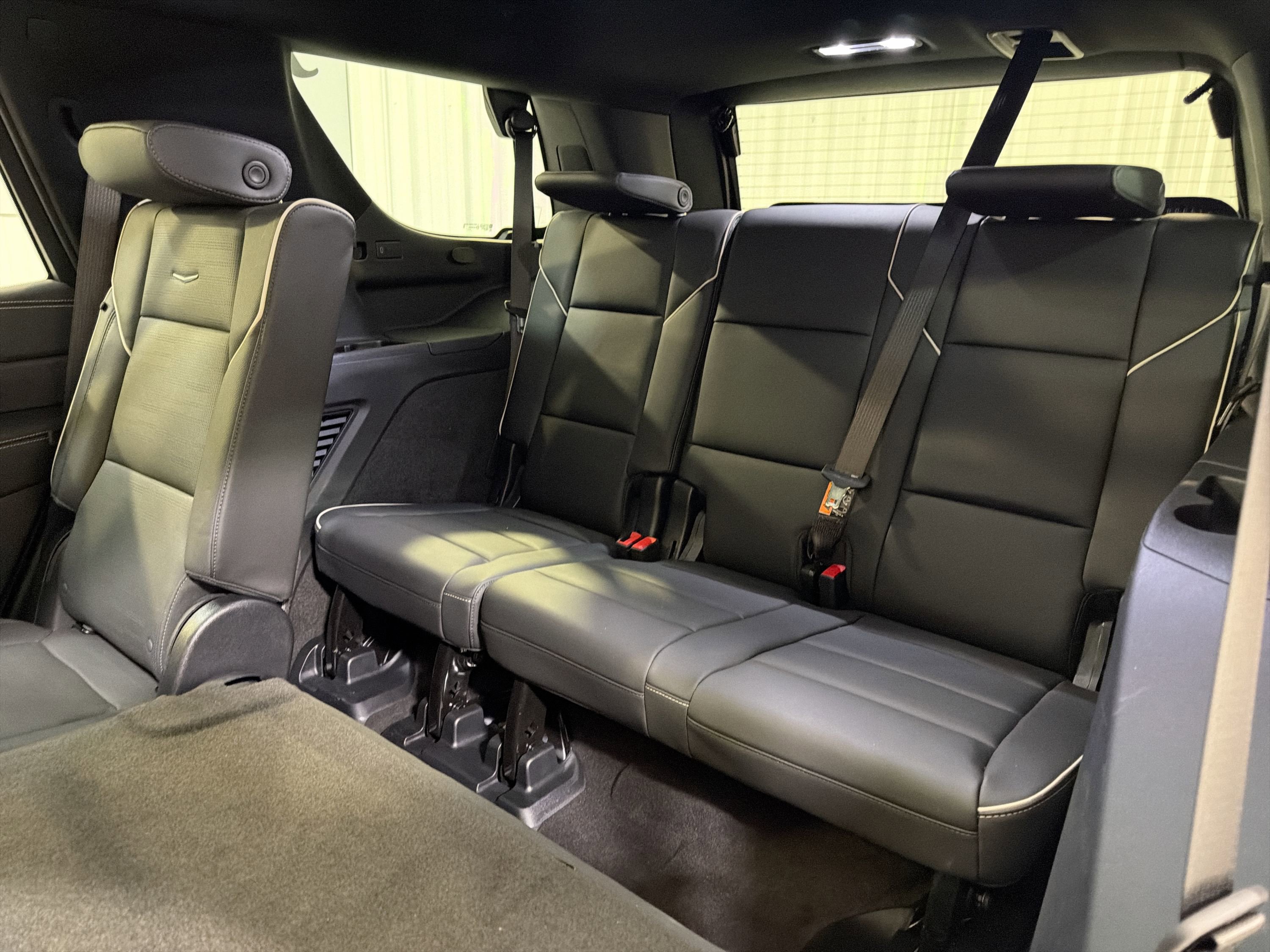 Used 2025 Cadillac Escalade Premium Luxury image 26