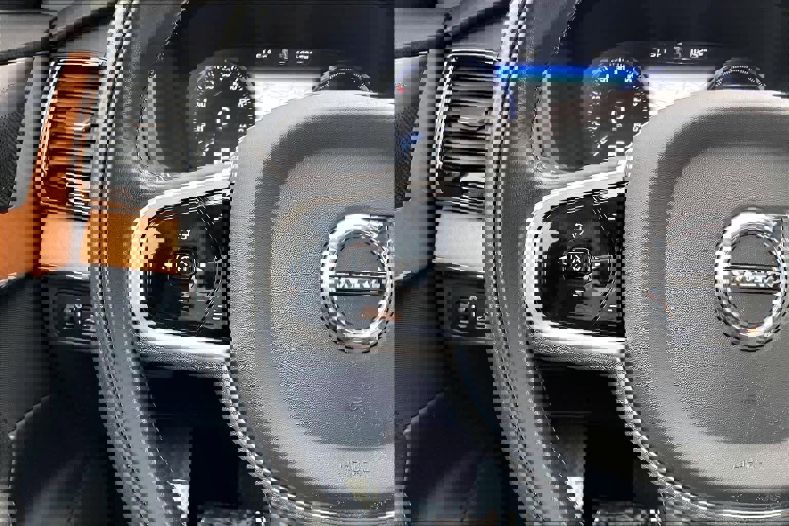 Used 2022 Volvo XC90 T8 Inscription Expression w/ Advanced Package image 21