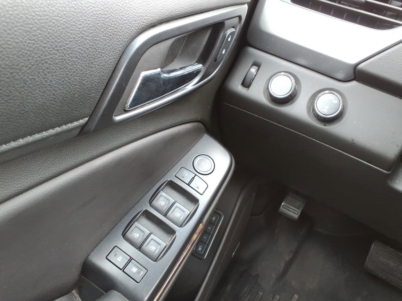 Used 2018 Chevrolet Suburban LT AWD/4WD image 19