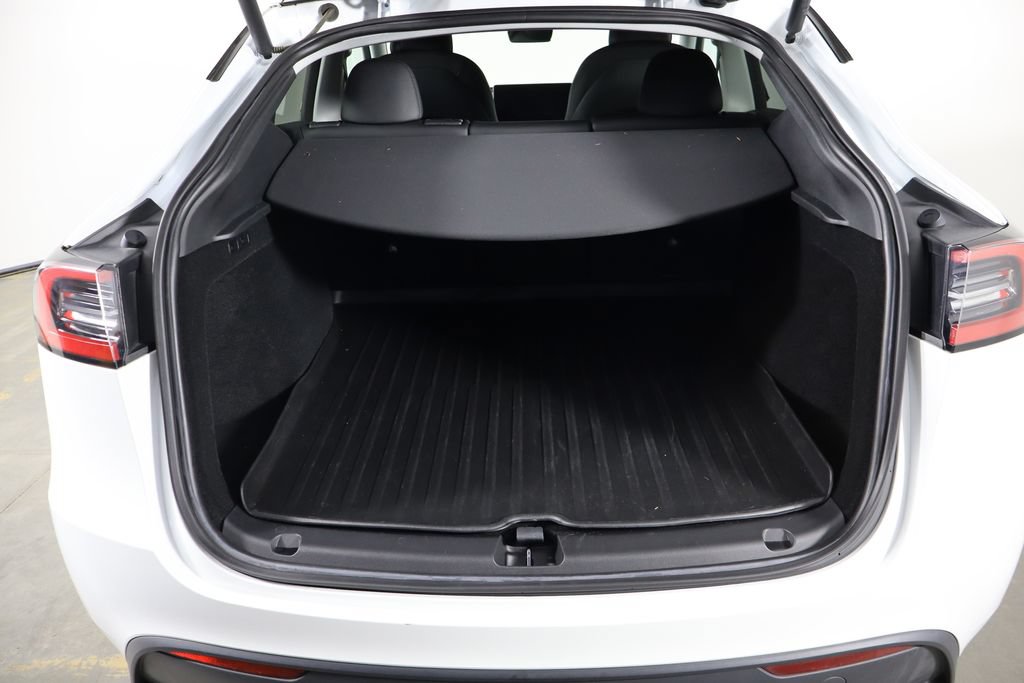 Used 2023 Tesla Model Y Long Range AWD/4WD image 15